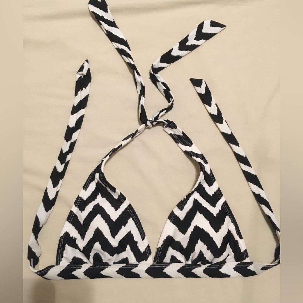 Catalina swim top size S (4-6)